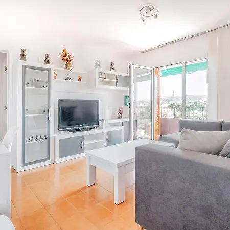 Apartment In With Kitchen *
